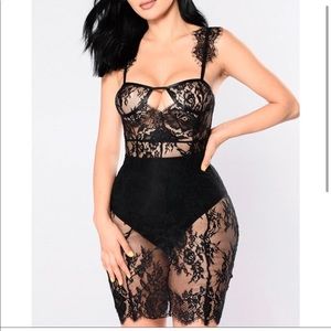 Fashion Nova: Fancy Lace Dress